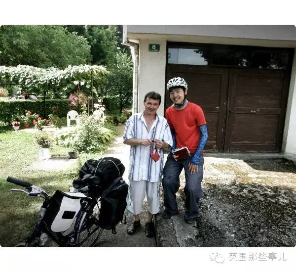 他骑自行车打造出这部横跨亚欧大陆的甜品集... 睡前千万不要点
