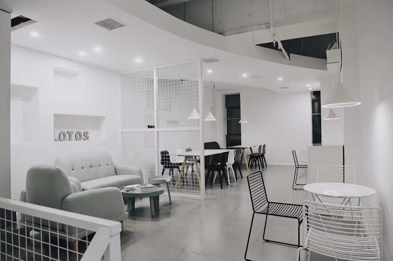 盛夏时光，相遇在菱角湖街角的北欧冷情咖啡店