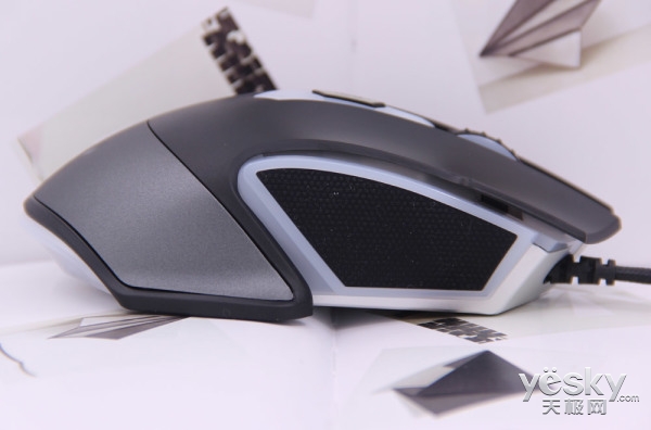 幻彩RGB全面升级雷柏V302电竞游戏鼠标评测