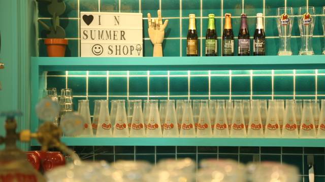 精心打扮1小时排队5小时，就为了吃粉红串串？