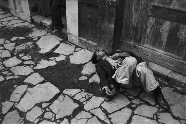 布列松摄影作品赏析,布列松经典摄影作品中国