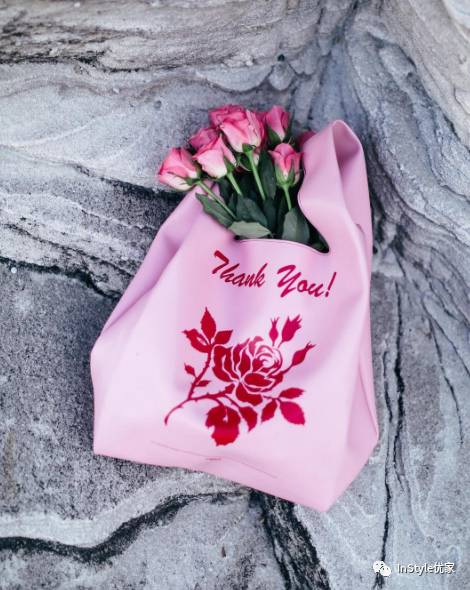 最流行的购物袋包包,今年流行的购物袋包