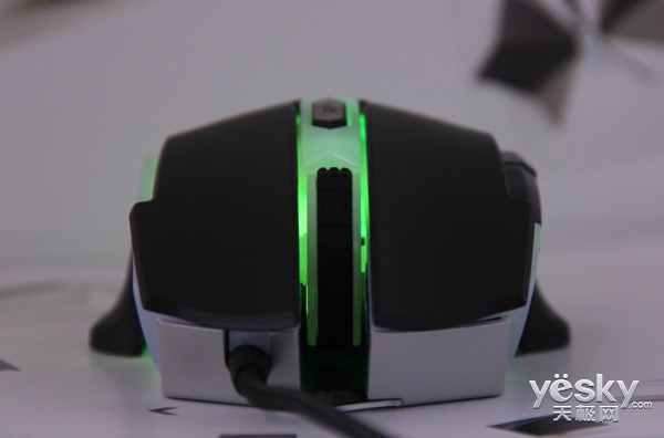 幻彩RGB全面升级雷柏V302电竞游戏鼠标评测