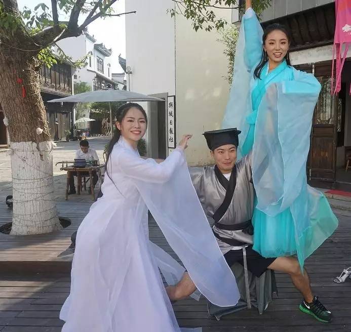 竟然疯玩成这样……还讲不讲规矩!