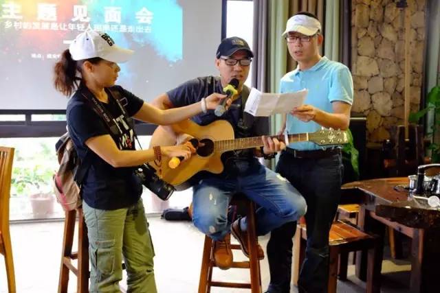 做个没感情有情怀的人,有情怀的人和没情怀的人