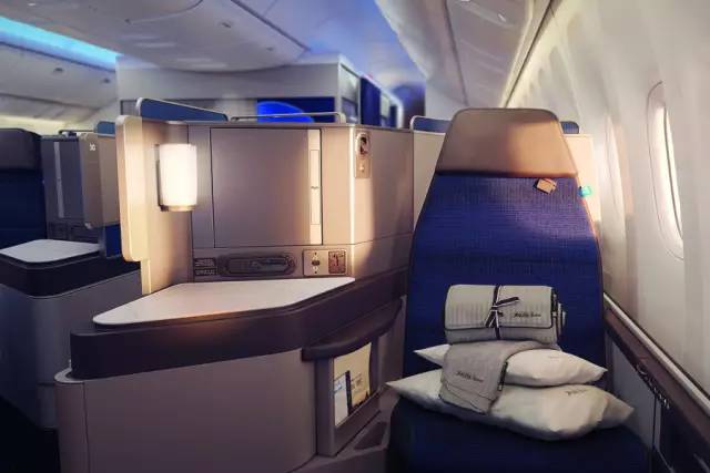 迪拜航空公司头等舱商务舱区别,航空公司头等舱商务舱测评