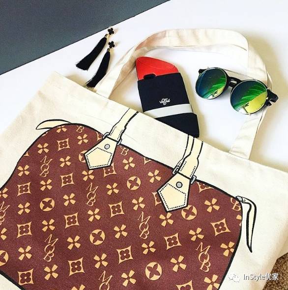 最流行的购物袋包包,今年流行的购物袋包