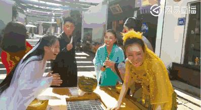 竟然疯玩成这样……还讲不讲规矩!