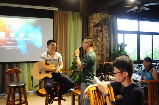 做个没感情有情怀的人,有情怀的人和没情怀的人