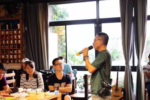 做个没感情有情怀的人,有情怀的人和没情怀的人