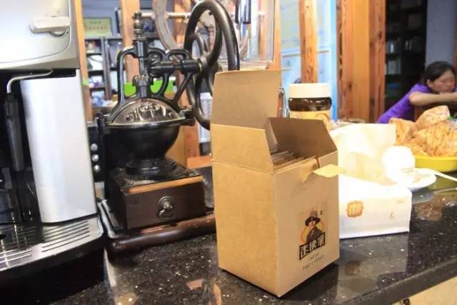 做个没感情有情怀的人,有情怀的人和没情怀的人