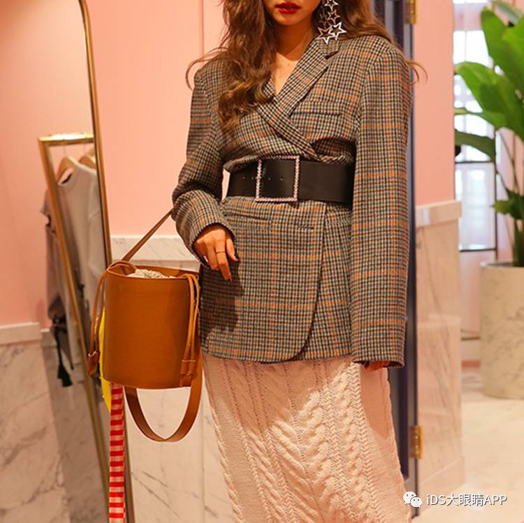 窦靖童周冬雨同款衣服,窦靖童周冬雨合作