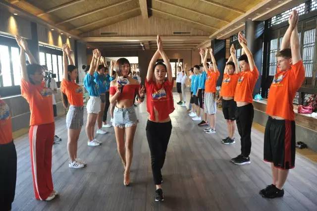 竟然疯玩成这样……还讲不讲规矩！