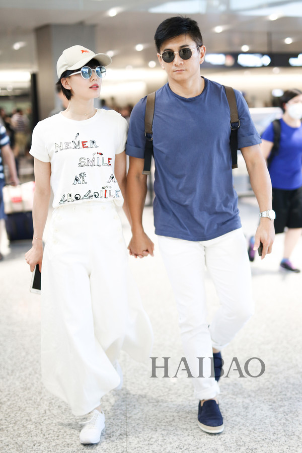 夏日质感型格还属Monochrome！傻脸娜、Gigi带头引领顺色搭配：“专一”这件事，在穿衣上同样有魅力！