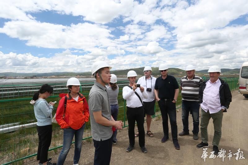 捷克议员代表团访川 “四川基建速度让人震惊！”