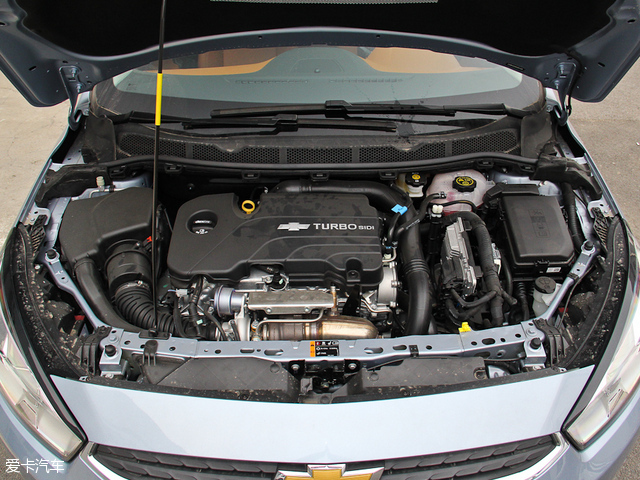 起亚k3和雪佛兰科鲁兹哪个好一点,全新起亚k3价格及图片