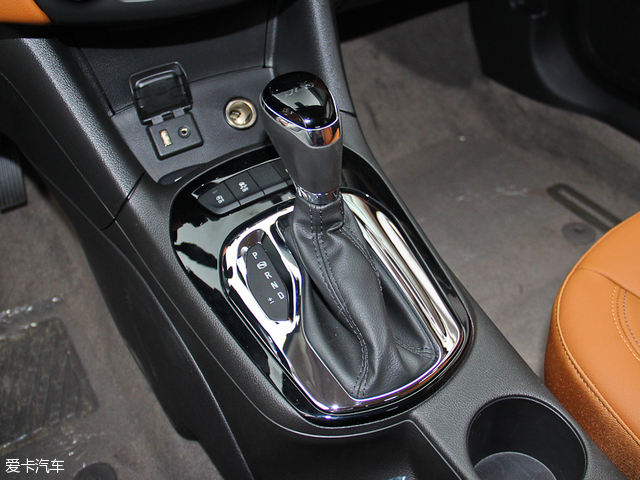 起亚k3和雪佛兰科鲁兹哪个好一点,全新起亚k3价格及图片