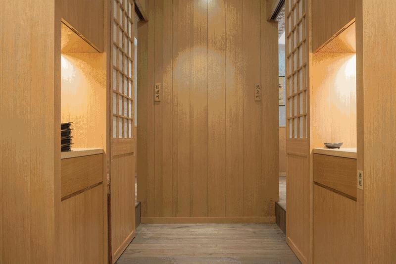 连曼殊都要去请教的日料教父，在捧红了杭州顶级日料后，竟然独自在解放路开了家亲民的料理小馆……