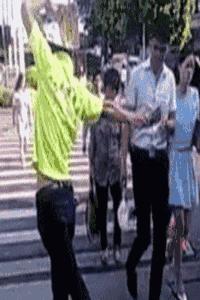 发传单路人的问题怎么解决,传单怎么发才不被扔垃圾桶