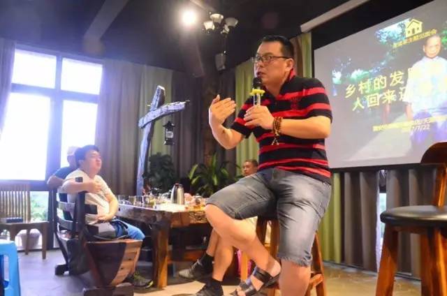 做个没感情有情怀的人,有情怀的人和没情怀的人