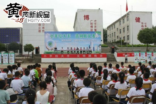 妙笔丹青绘琼枝爱撒铺咀淡如菊