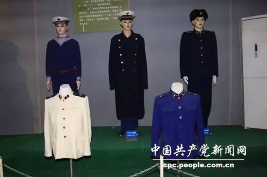 军装演变中国,80年代的军装是什么款式