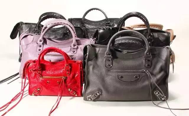 巴黎世家机车包五金,巴黎世家机车包金属铁标真假对比