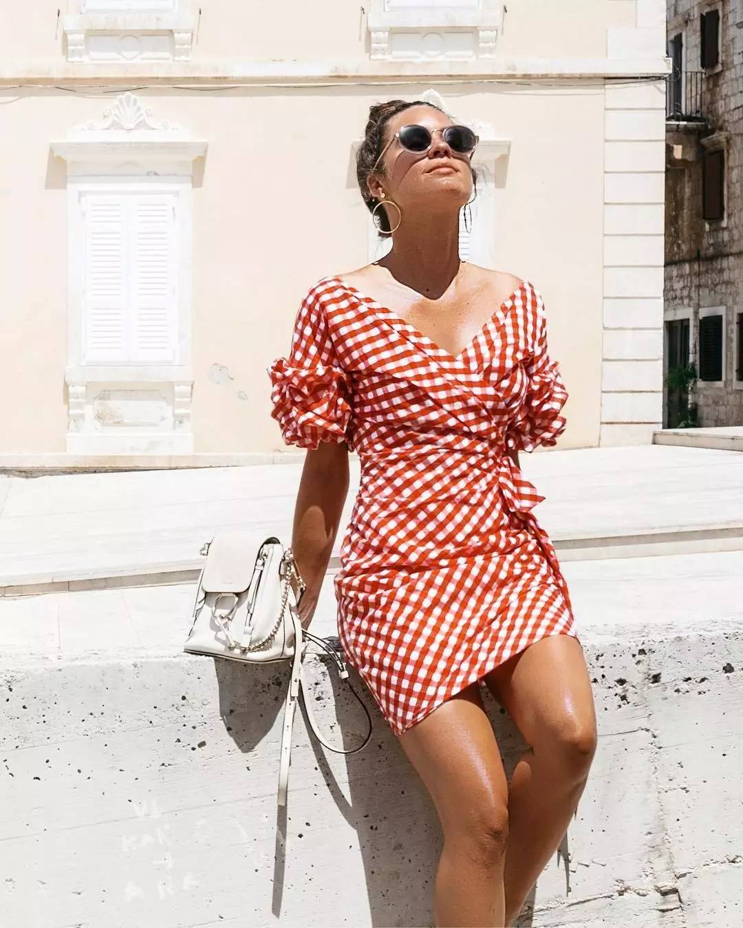 办公室有个衣橱是什么体验,有一件好的衣服是什么样的体验