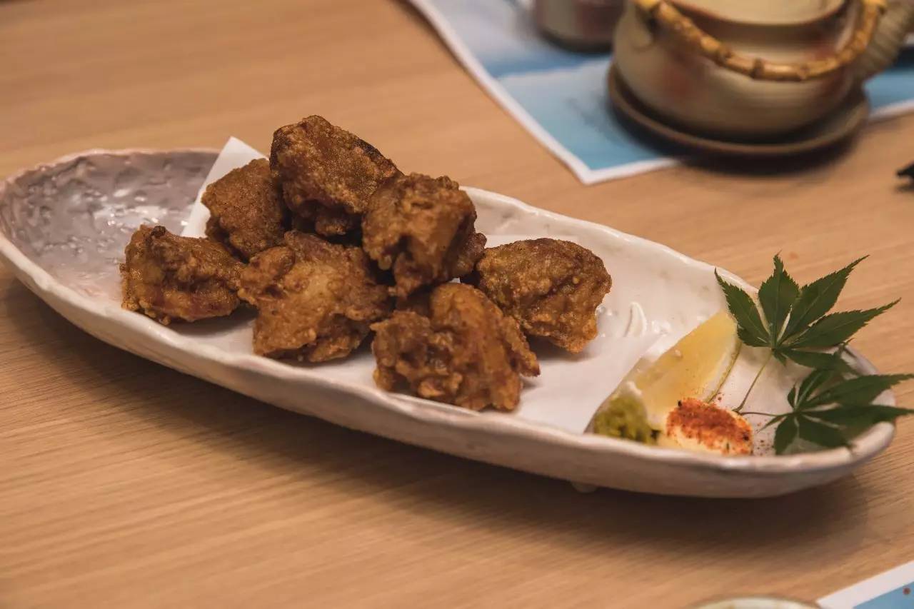 连曼殊都要去请教的日料教父，在捧红了杭州顶级日料后，竟然独自在解放路开了家亲民的料理小馆……