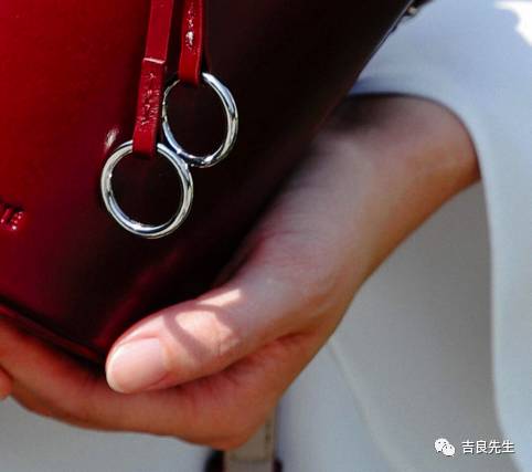 这些包包很是夏天的样子,低调又实用的大牌包包