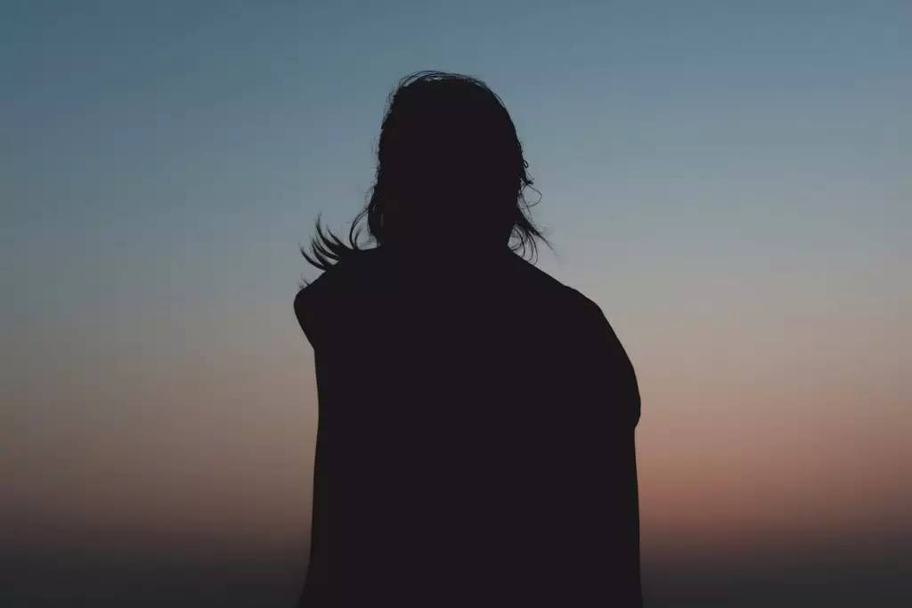 喜欢的人跟别人互动怎么办,你喜欢的人却喜欢别人怎么办