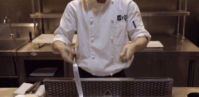 连曼殊都要去请教的日料教父，在捧红了杭州顶级日料后，竟然独自在解放路开了家亲民的料理小馆……