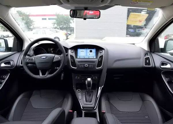 哪一代福克斯操控最好,三缸福克斯的缺点和毛病