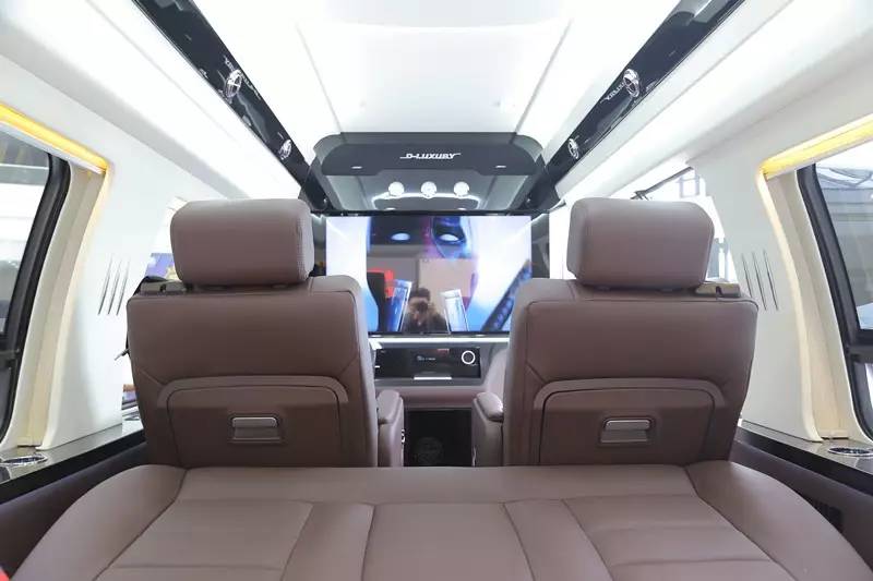 借自贸东风，金普这里火啦！买*口车进**优惠大，还能“点单订制”！