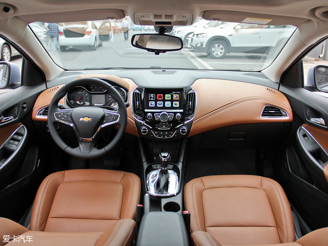 起亚k3和雪佛兰科鲁兹哪个好一点,全新起亚k3价格及图片