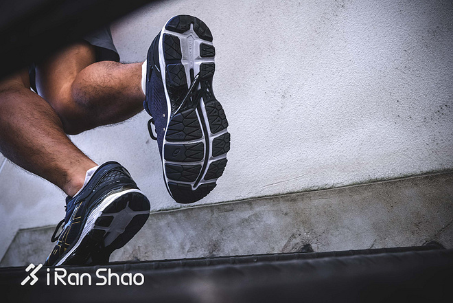 asics亚瑟士gel-cumulus24评测,asics稳定支撑顶级跑鞋