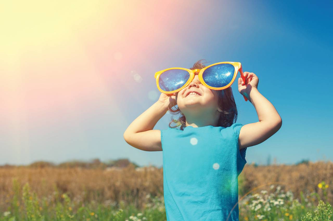 如何选一副不伤眼睛的太阳镜,如何选择女士近视太阳镜