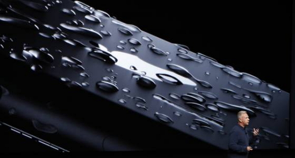 手机扬声器进水一晚上,手机扬声器进水了用吹风机吹哪里