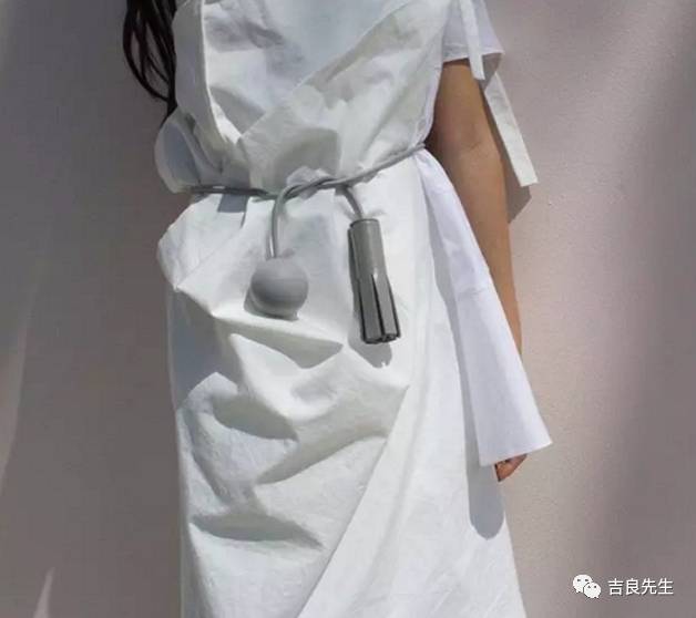 这些包包很是夏天的样子,低调又实用的大牌包包