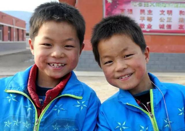 新奇特稀奇！宁夏这所小学竟有10对双胞胎，老师分不清连父母也混淆