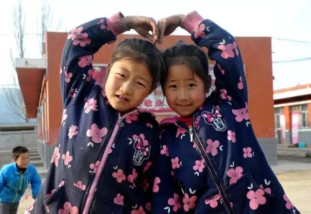 新奇特稀奇！宁夏这所小学竟有10对双胞胎，老师分不清连父母也混淆