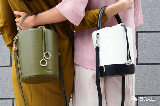 这些包包很是夏天的样子,低调又实用的大牌包包
