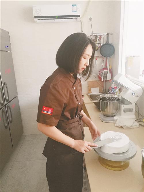 80后姑娘放弃铁饭碗,80后姑娘放弃铁饭碗隐居深山