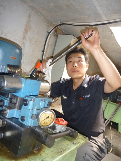 天津空港机场安检员,民航安检员个人简要事迹