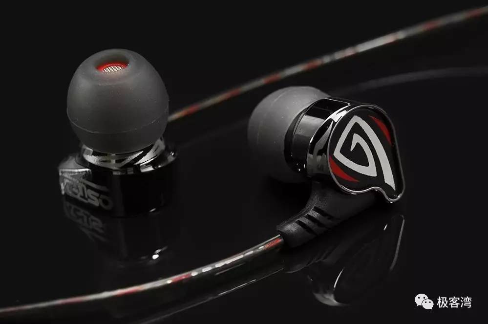 台式电脑耳机跟音响选哪个,耳机和音响电脑买哪个好