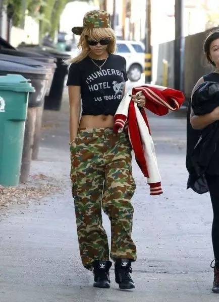 潮流咖｜这件让半个娱乐圈沉迷的军装，再没一件你就过时啦！