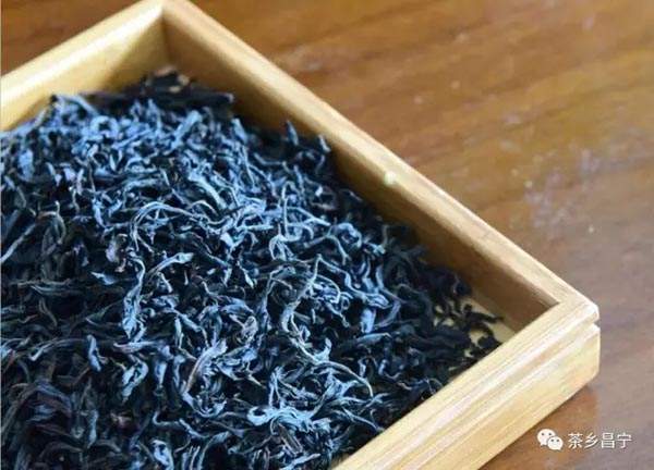 喝千年古树茶的好处,喝古树红茶出高级感