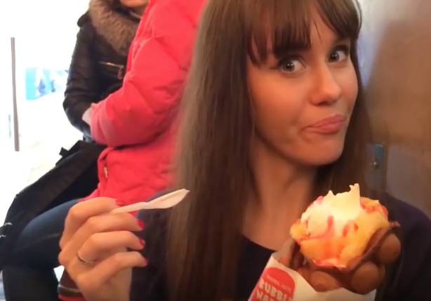 国外爆火的中国小吃,中国这个美食火遍国外