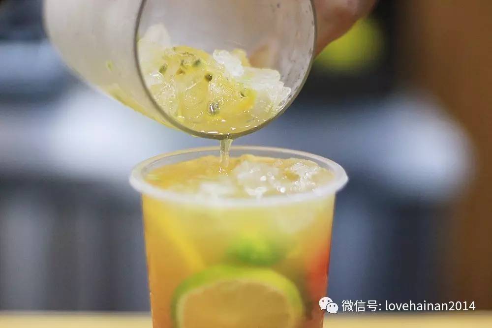 解放西友谊天桥下，能一口喝掉整个夏天！