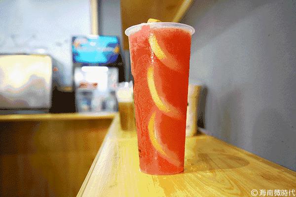 解放西友谊天桥下，能一口喝掉整个夏天！